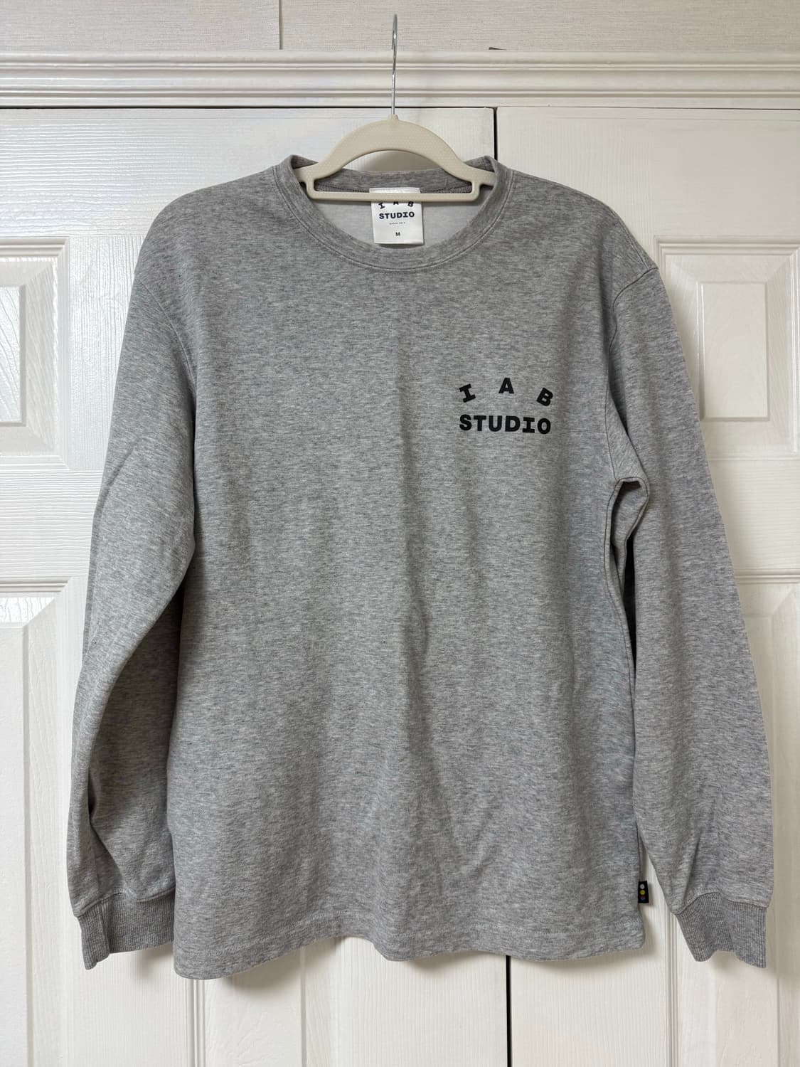 아이앱 스튜디오 롱슬리브 그레이 상품이미지1