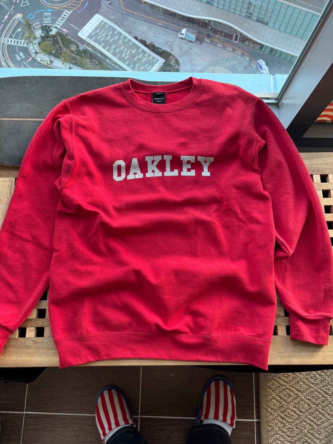 오클리 레드 스웻셔츠 상품이미지1