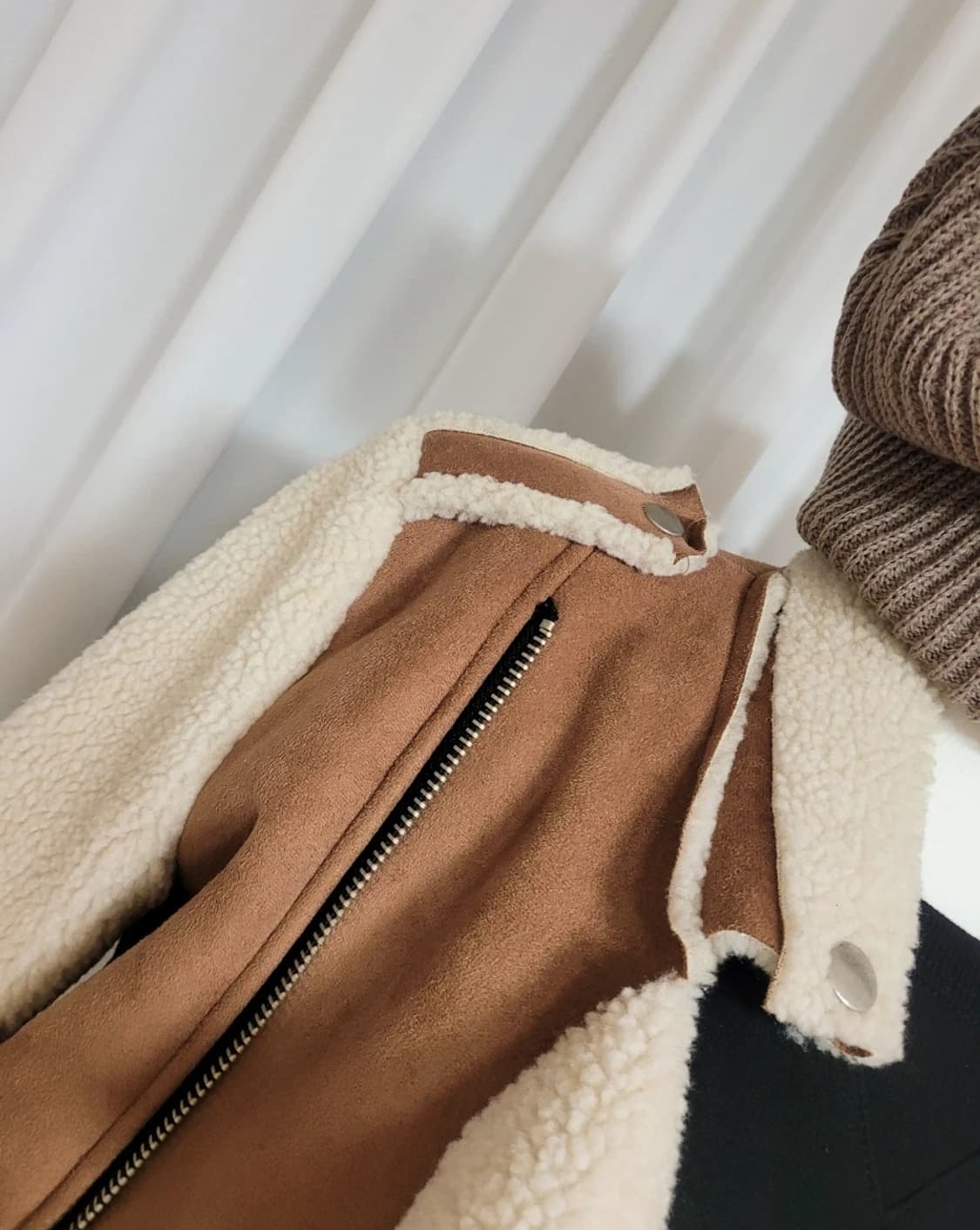 브라운 겨울 배색 무스탕 상품이미지5