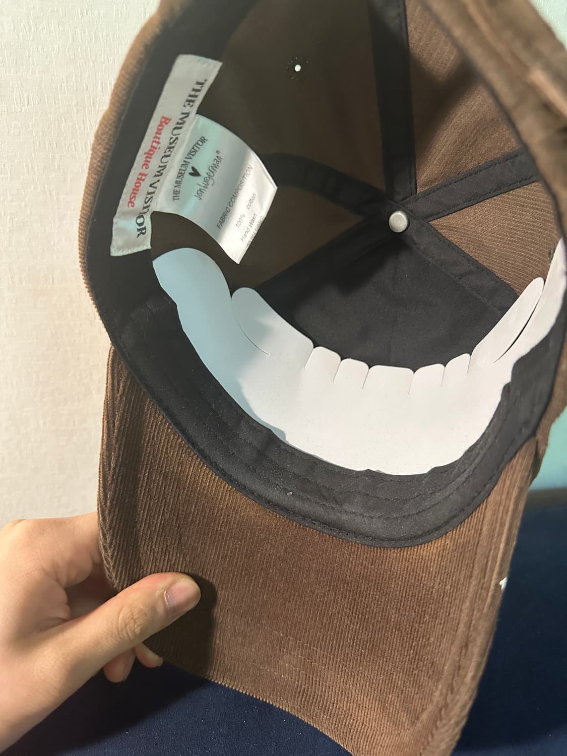 더뮤지엄비지터 X 존버거맨 콜라보 볼캡 브라운 상품이미지5