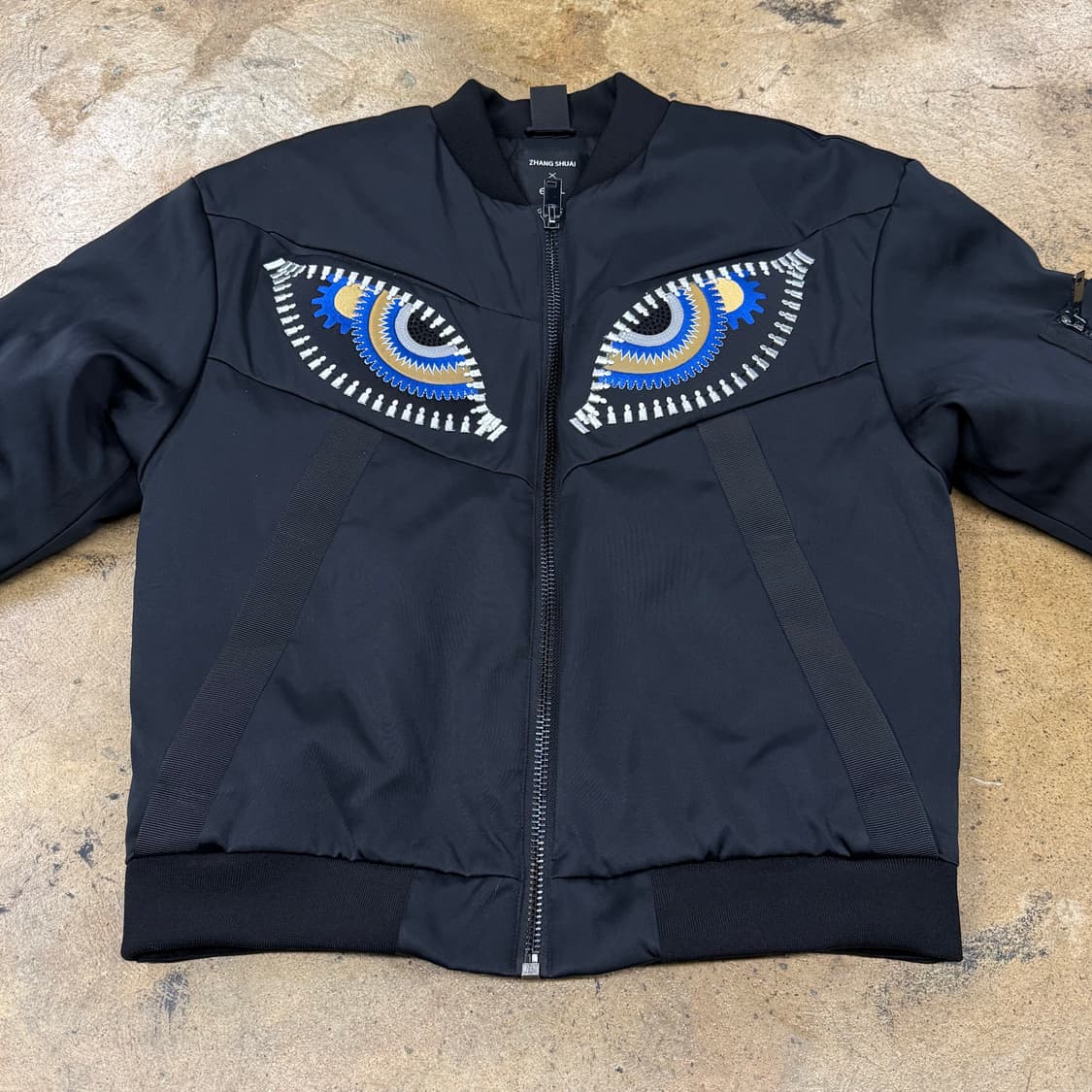 [정품/L] ZHANG SHUAI 눈 자수 블랙 봄버 자켓 b18 상품이미지3