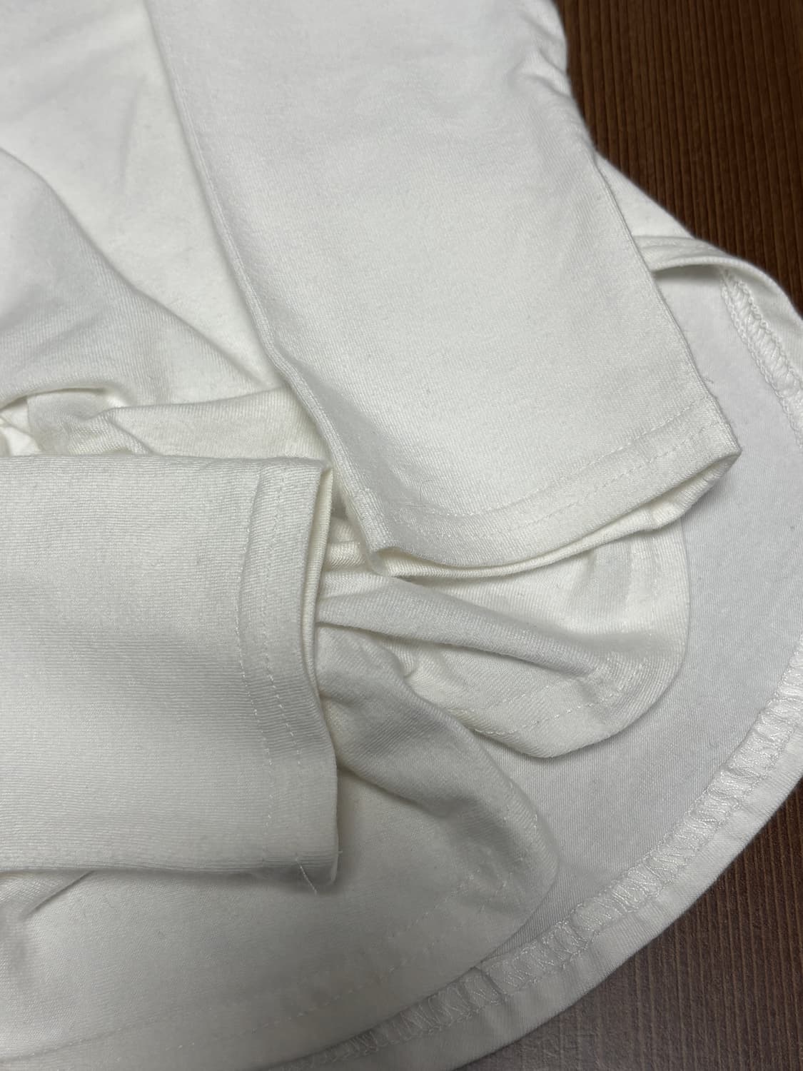 플리즈노팔로우 달린 셔링탑 화이트 상품이미지3