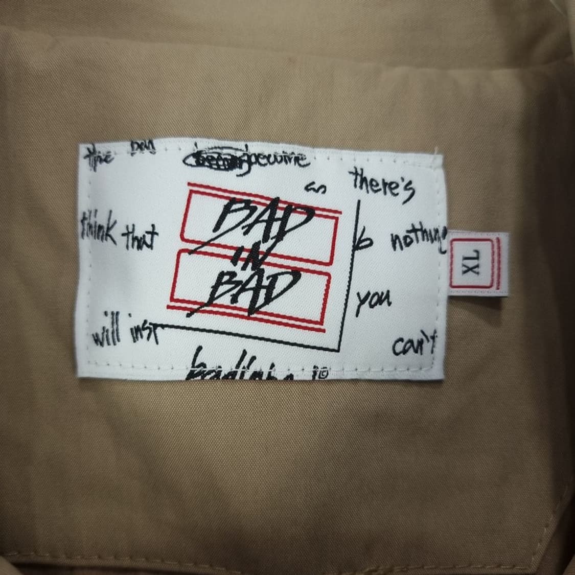 [배드인배드] 로고 자수 오버핏 트렌치 코트 베이지 M18771 상품이미지9