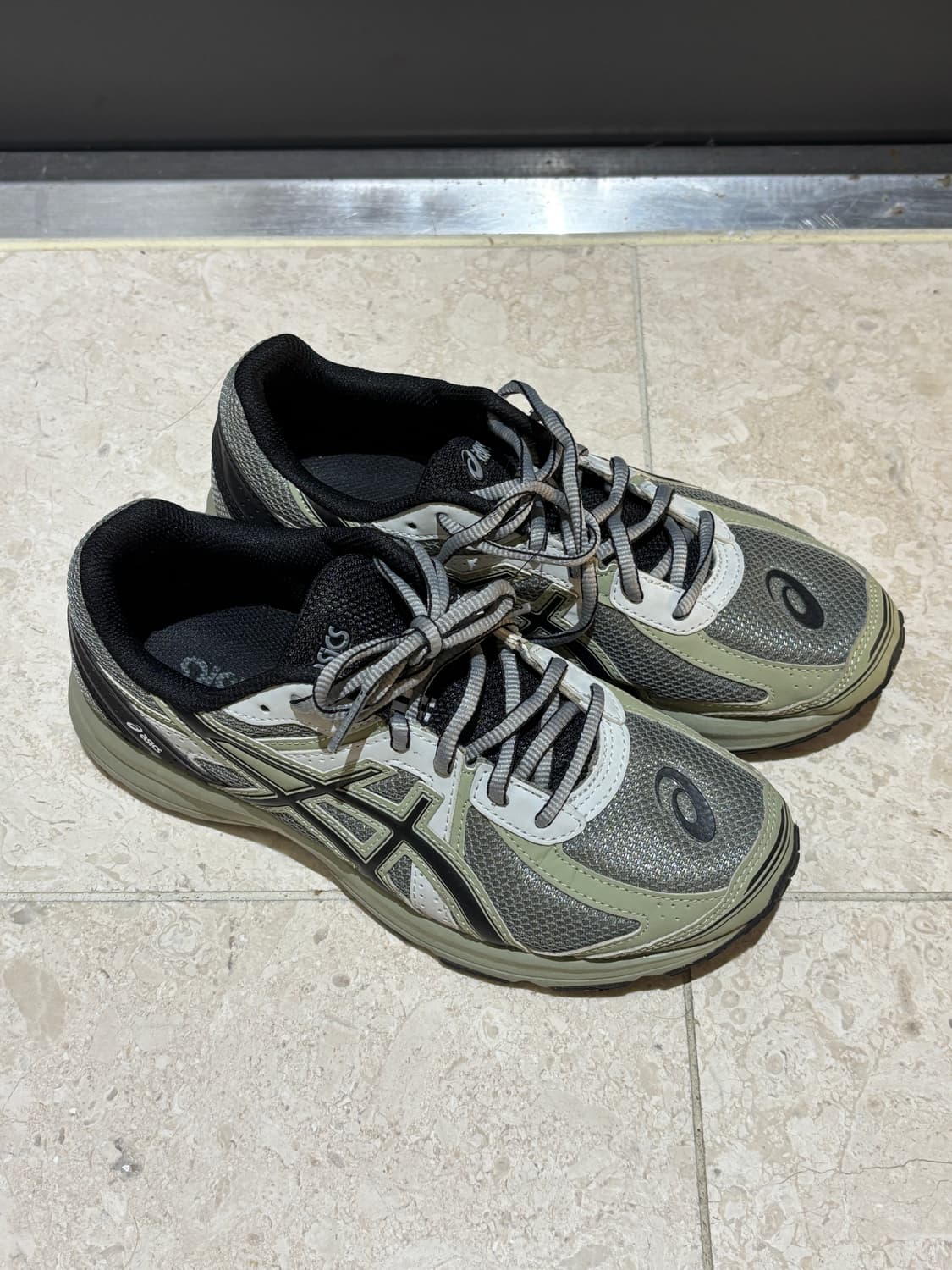 아식스 100S 운동화 250 상품이미지1