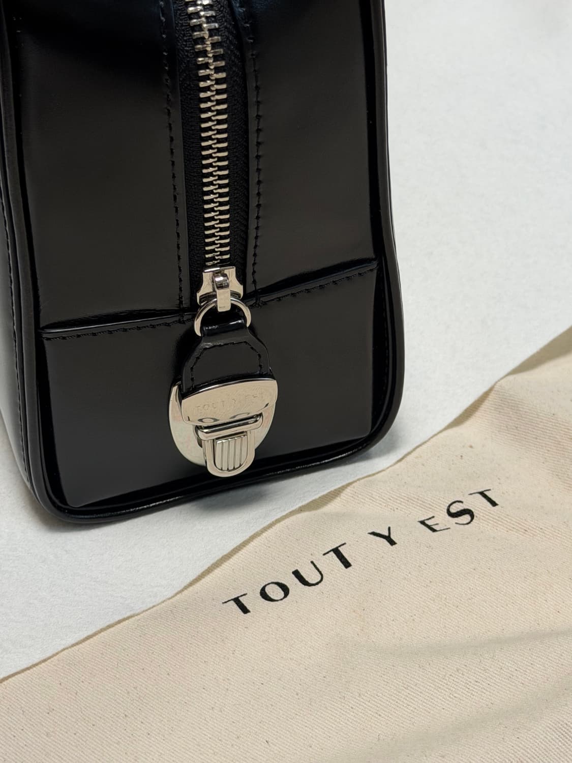 투티에 로케백 블랙 스몰(공홈 정가348000원) 상품이미지5