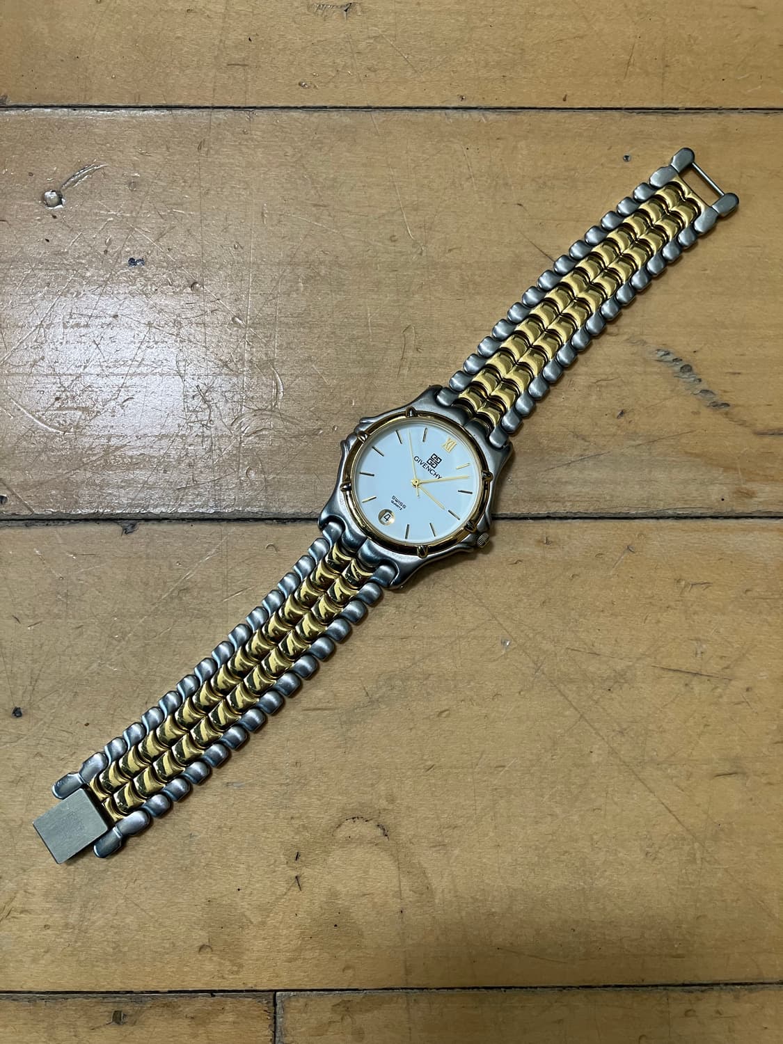 Givenchy 지방시 실버 골드 트라이벌 빈티지 쿼츠 시계 상품이미지2