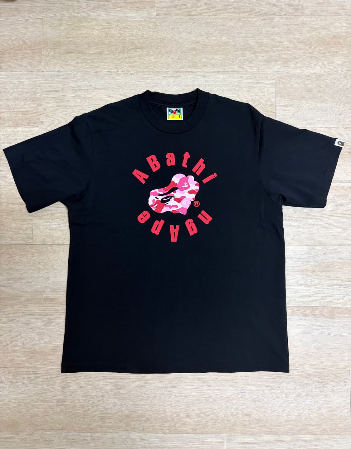 베이프 ABC 카모 하트 에이프 릴렉스드 핏 티셔츠 블랙 상품이미지1