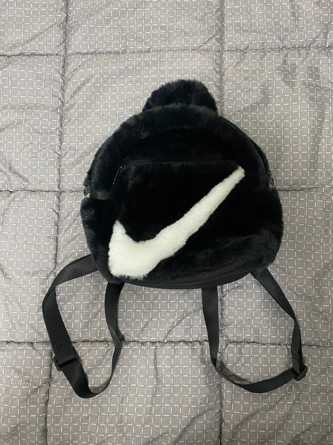 나이키 퓨추라 365 퍼 스몰 백팩 상품이미지2