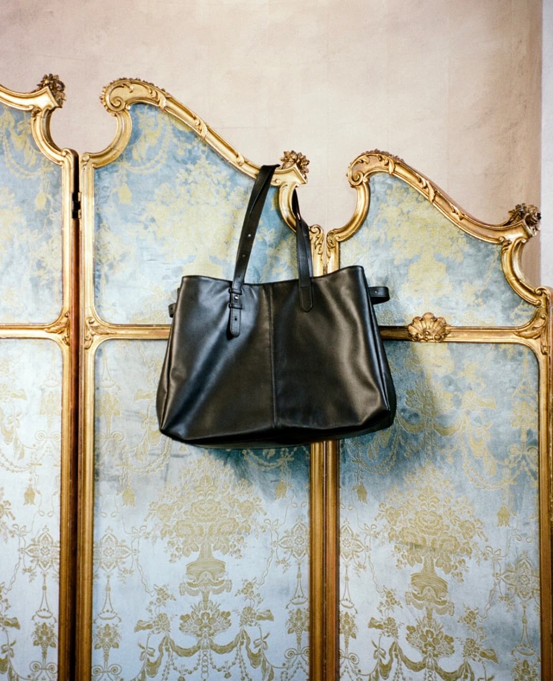 셔터 MONTANA LEATHER TOTE BAG (BLACK) 상품이미지3