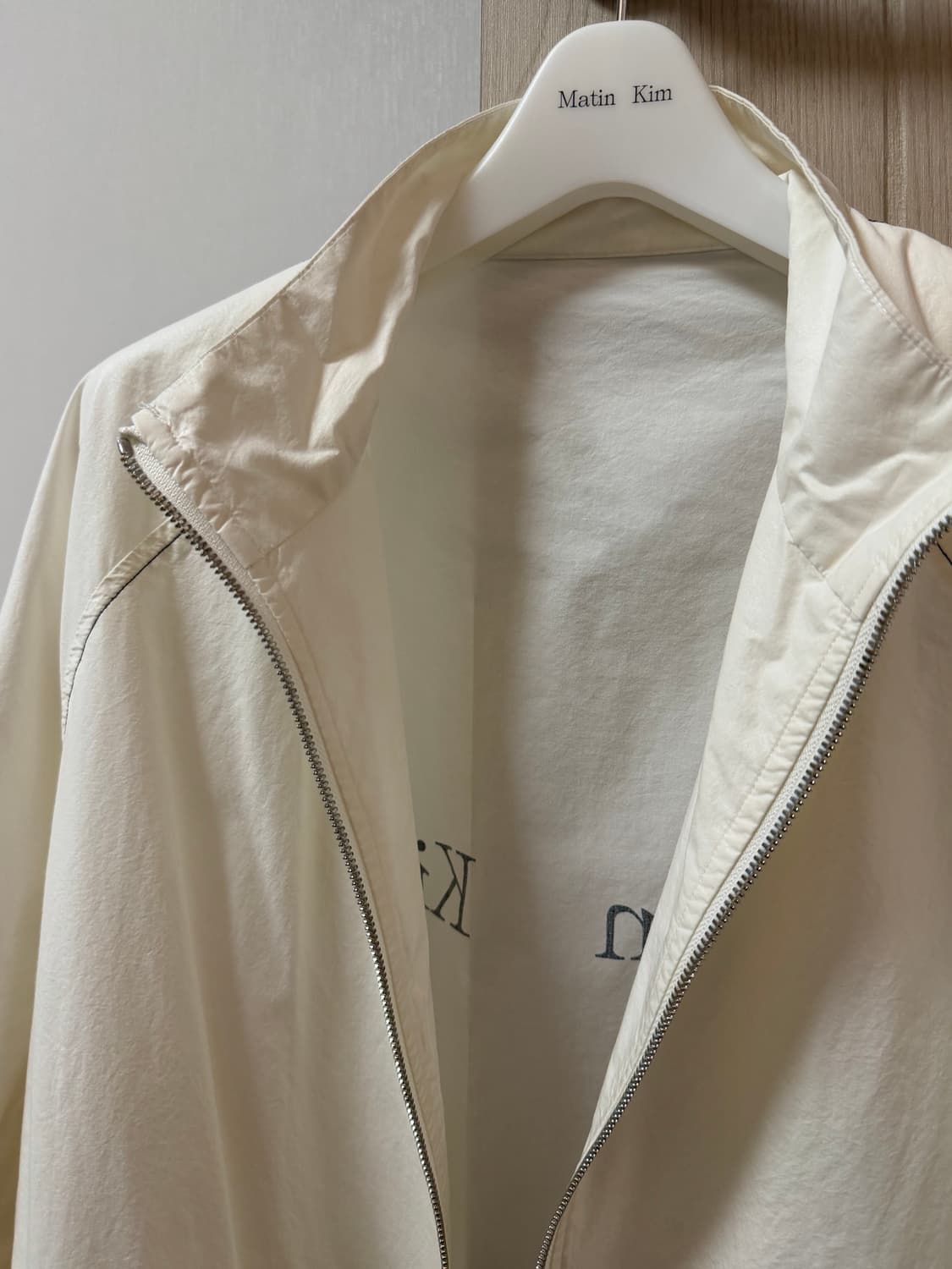 마뗑킴 바람막이 코팅 점퍼 (아이보리) 상품이미지3