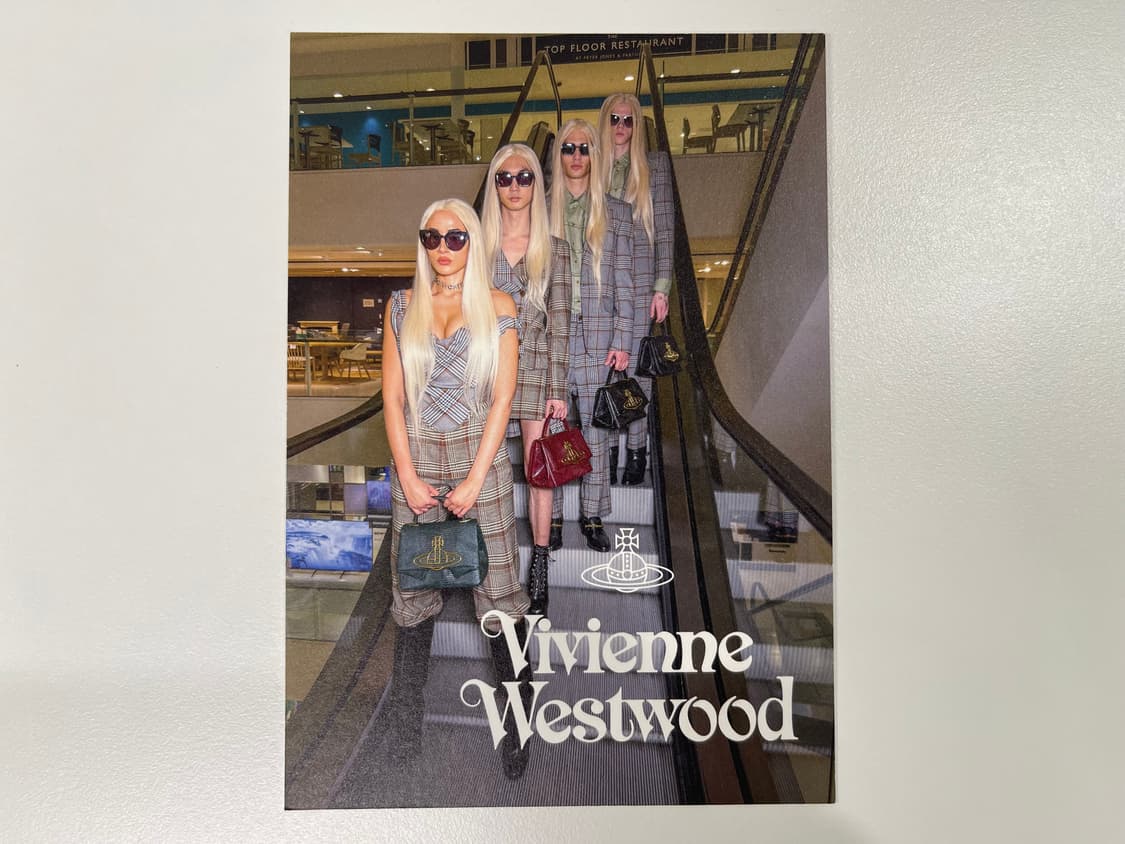 비비안웨스트우드 2024-25fw 아트 포토 1번 상품이미지3