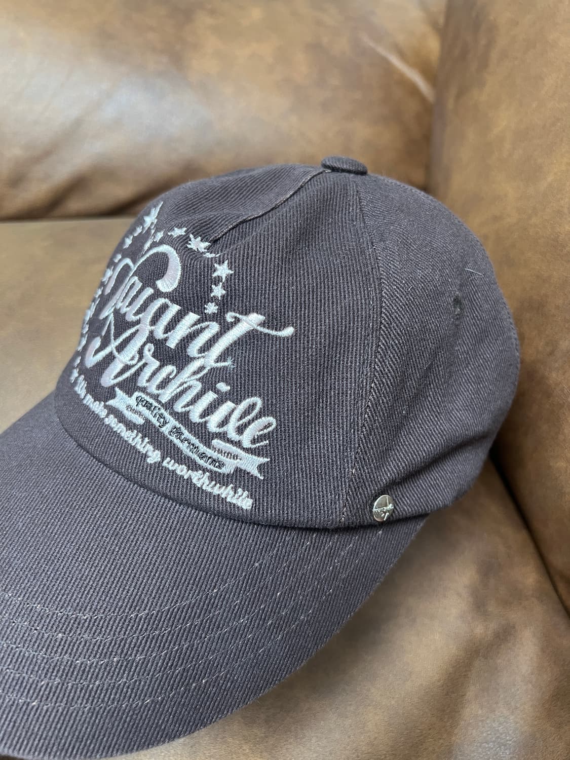 [FREE] VACANT ARCHIVE 베이컨트 아카이브 로고캡 브라운 상품이미지2