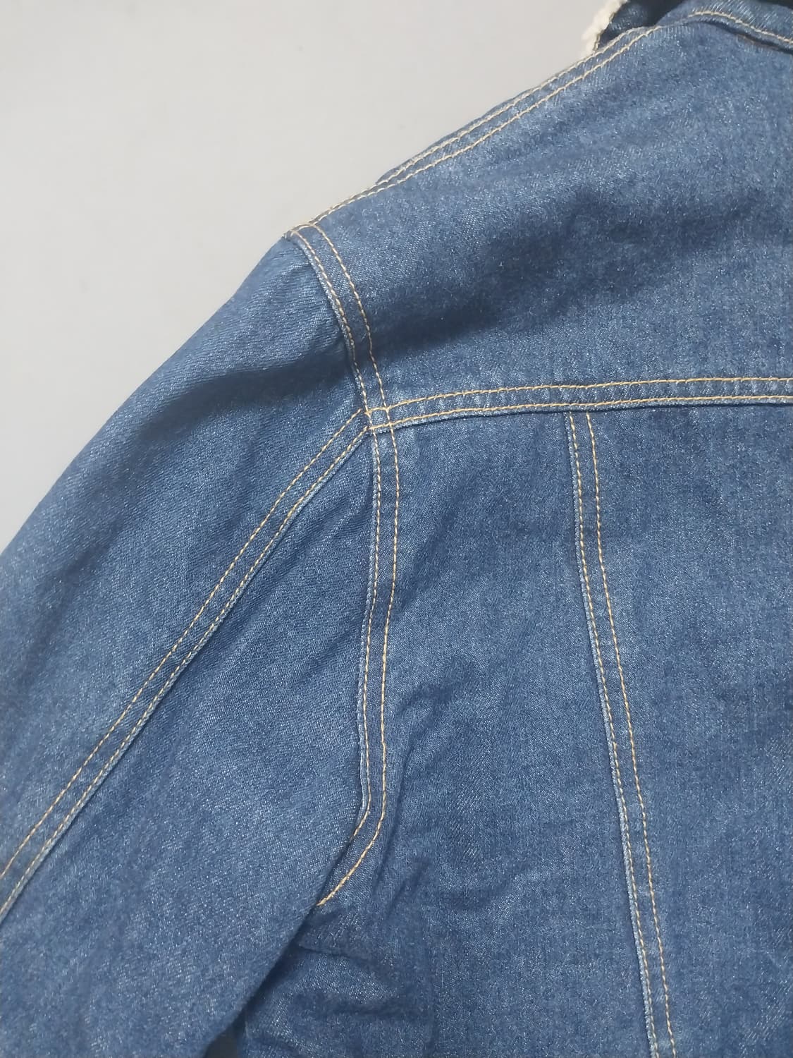 [XL] 더스토리 18FW 워싱 데님 셰르파 자켓 상품이미지9