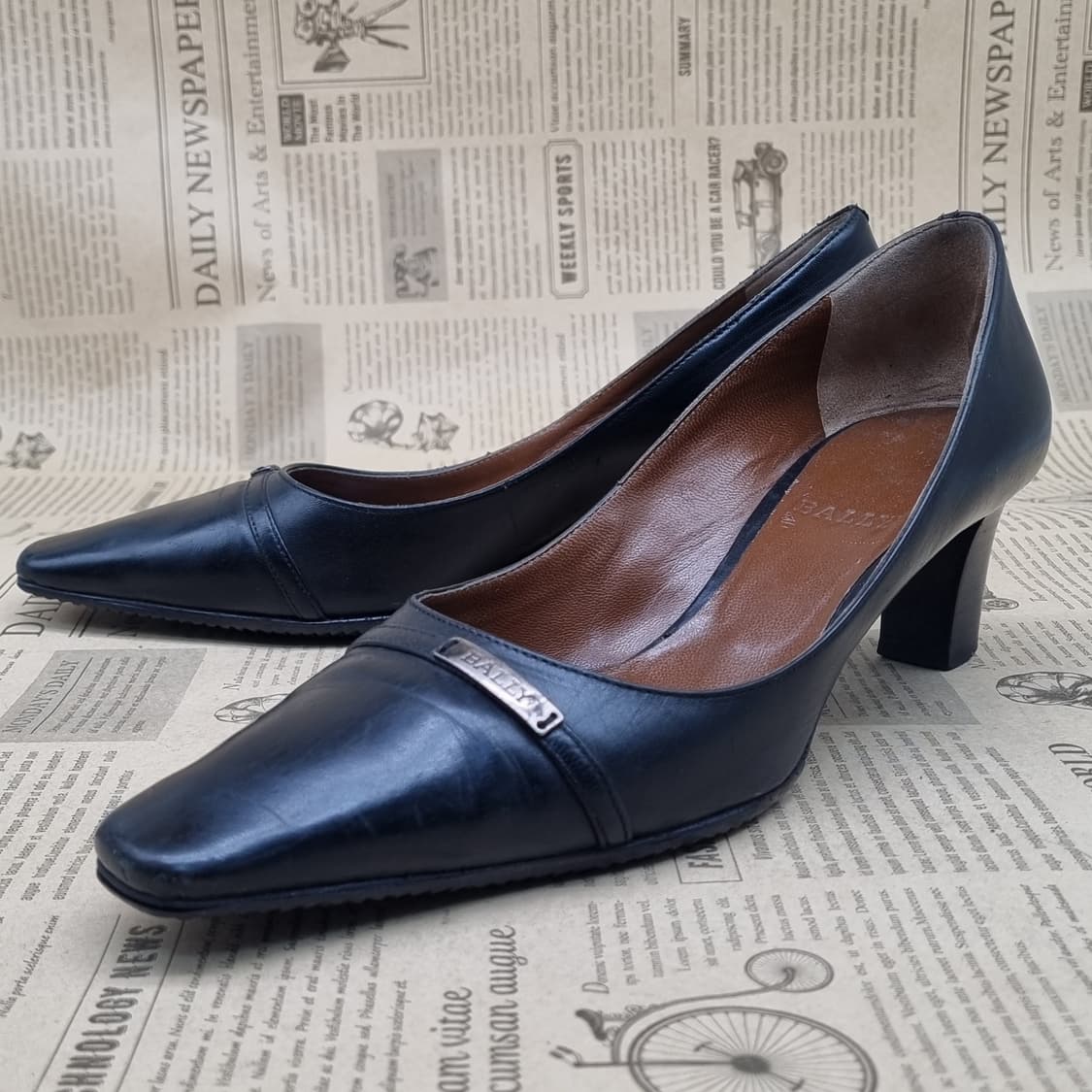 발리 BALLY 블랙 가죽 펌프스힐 235 굽5.5 상품이미지1