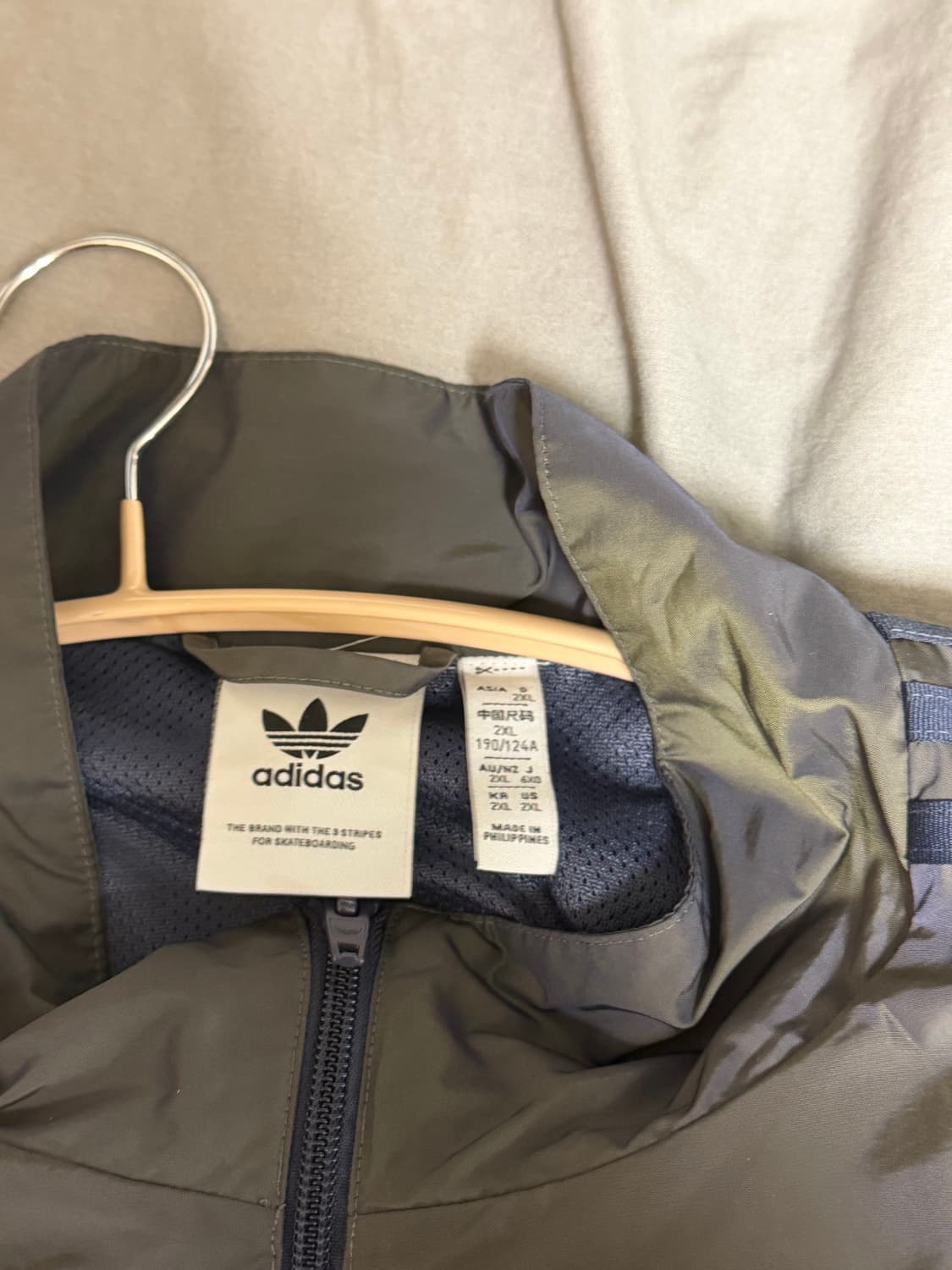 아디다스 트랙탑 윈드브레이커 (글로우 카키) 상품이미지3