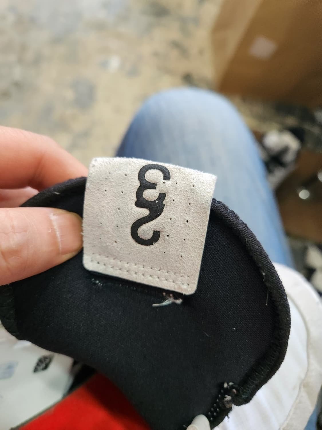 나이키 조던 에어맥스 200 흰검 270mm

 상품이미지5