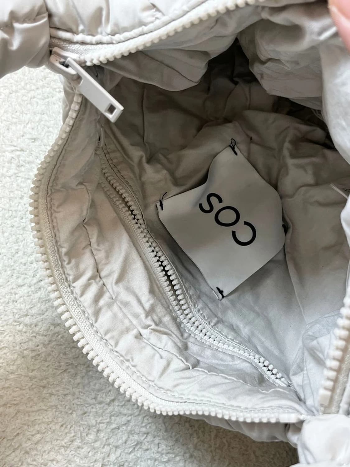 코스 COS 퀄티드 구름백 미니 가방 A1735 상품이미지8