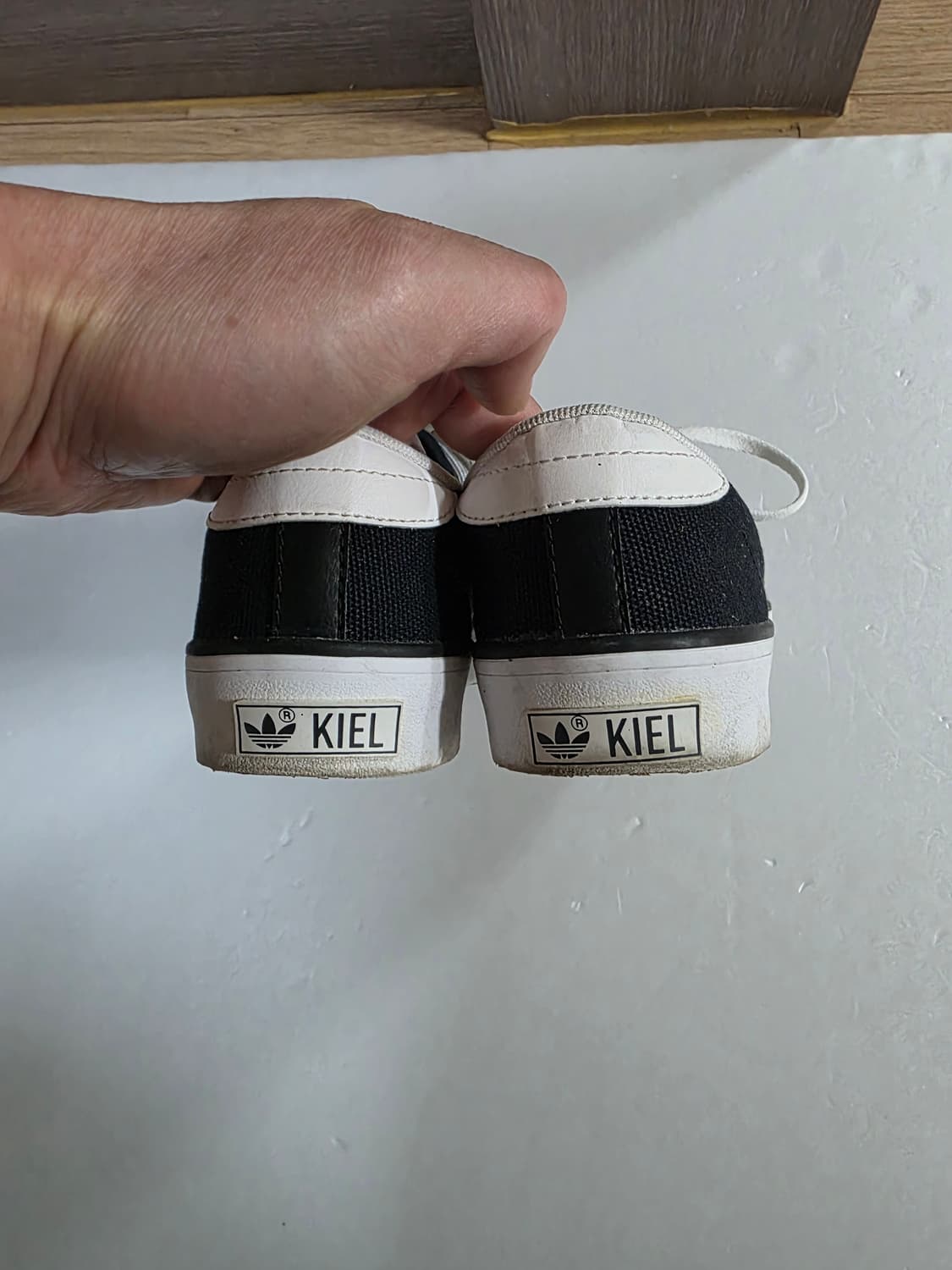 아디다스 블랙 스니커즈 운동화  사이즈 235  여자용 상품이미지4