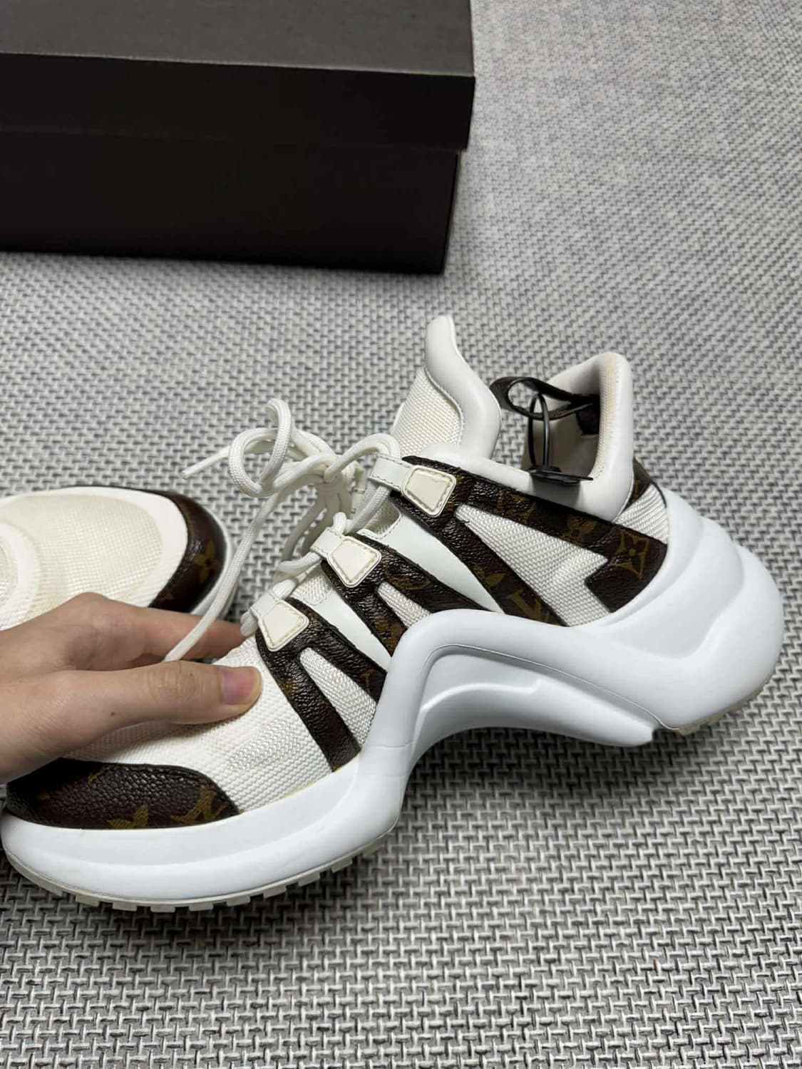 루이비통 아치라이트 스니커즈 신발 상품이미지3