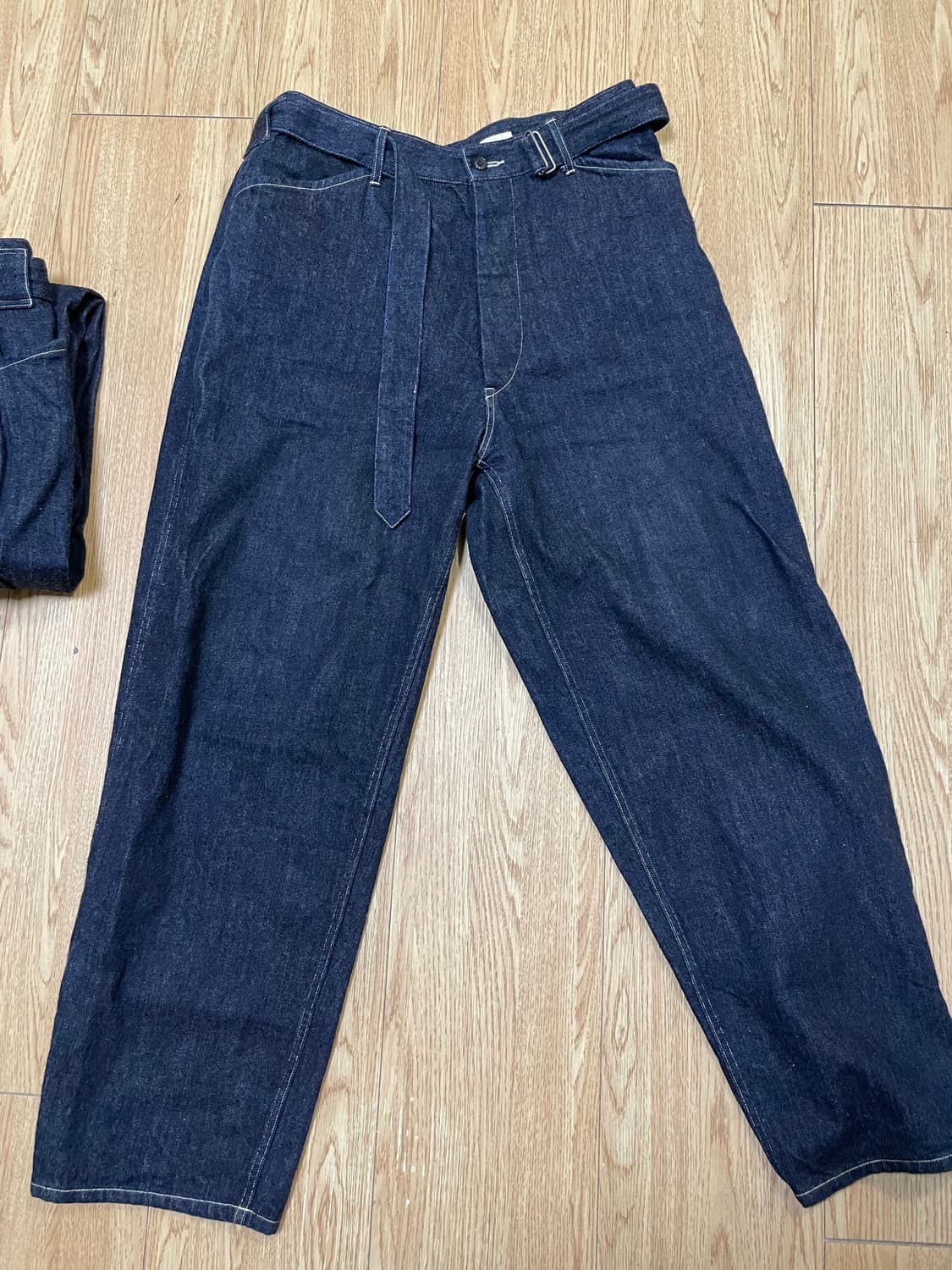 코모리 벨티드 팬츠 네이비 3사이즈 상품이미지1