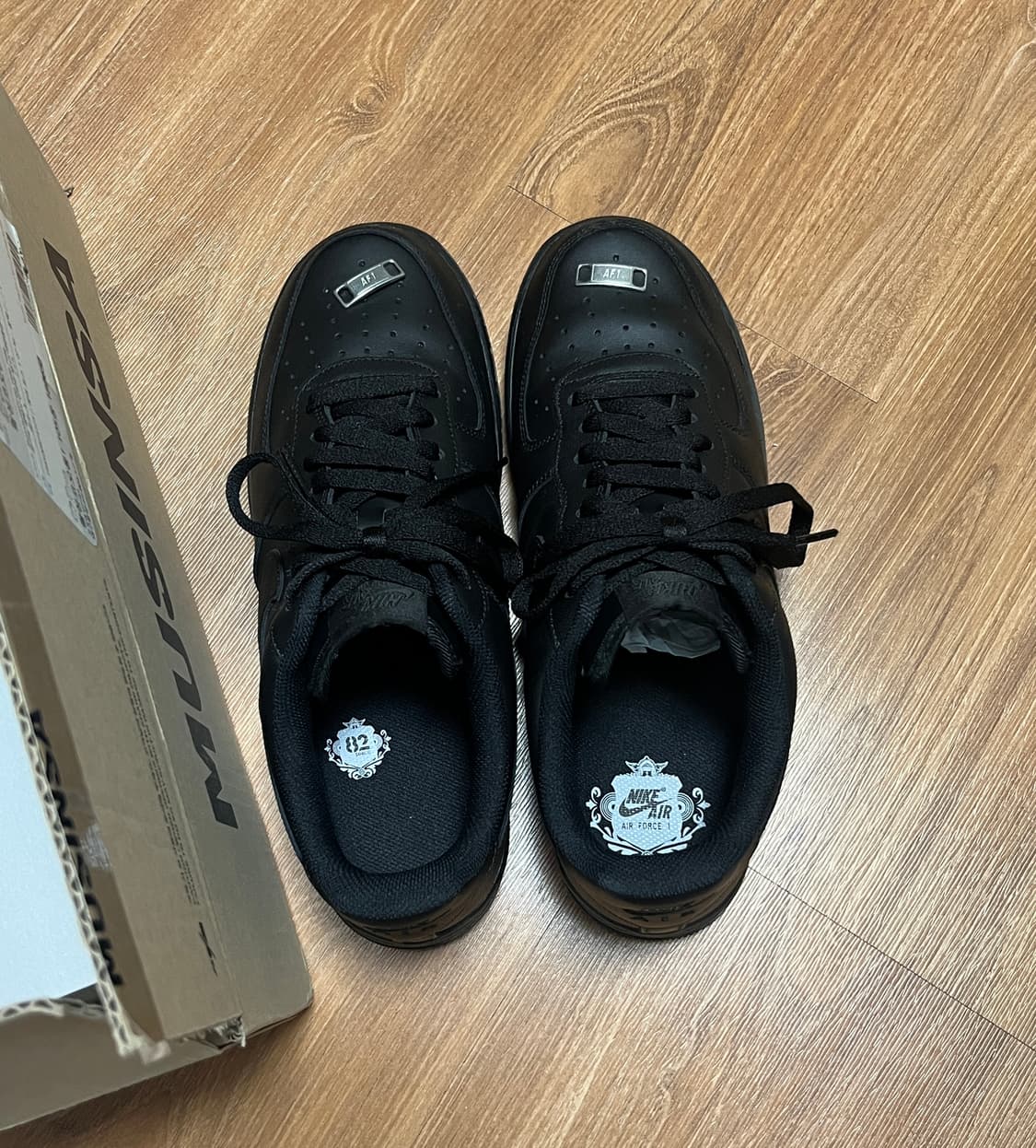 에어포스 로우 블랙 상품이미지2