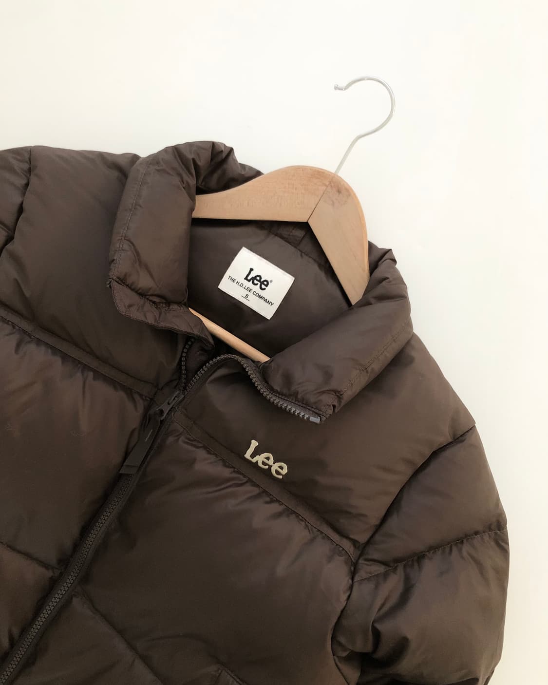 Lee 리 우먼 브라운컬러 릿지 크롭 덕다운 패딩 상품이미지5
