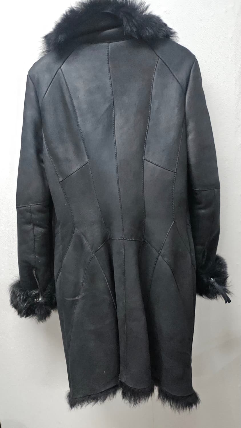 모네타 블랙 무스탕 롱 코트 마른55 상품이미지2