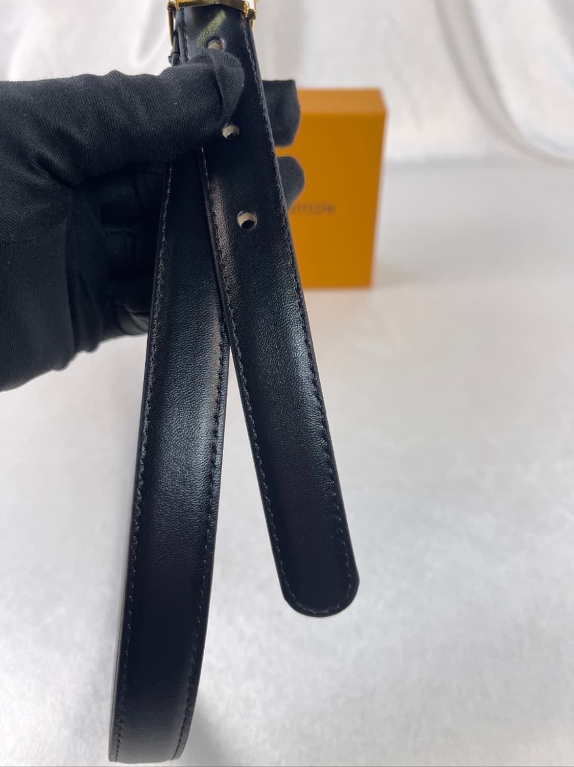 루이비통 여자 가죽벨트 화이트로고 블랙벨트 상품이미지6