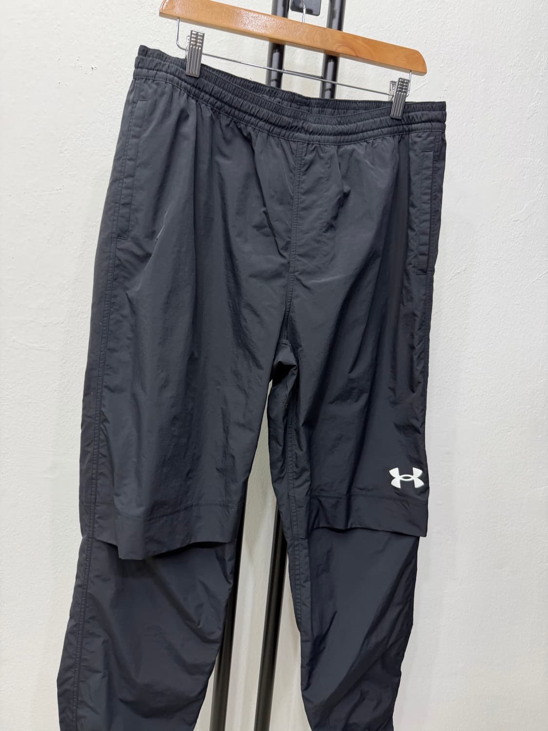 정품) 언더아머 남성 무릅절개 트레이닝 바지 XL 상품이미지2