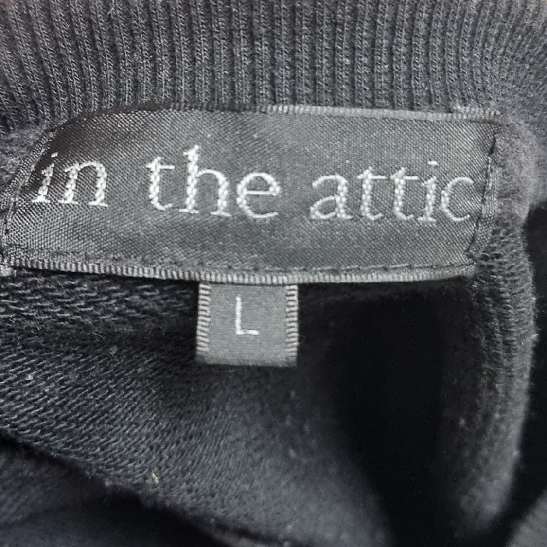 in the attic 블랙 프린팅 맨투맨 티셔츠 상품이미지3