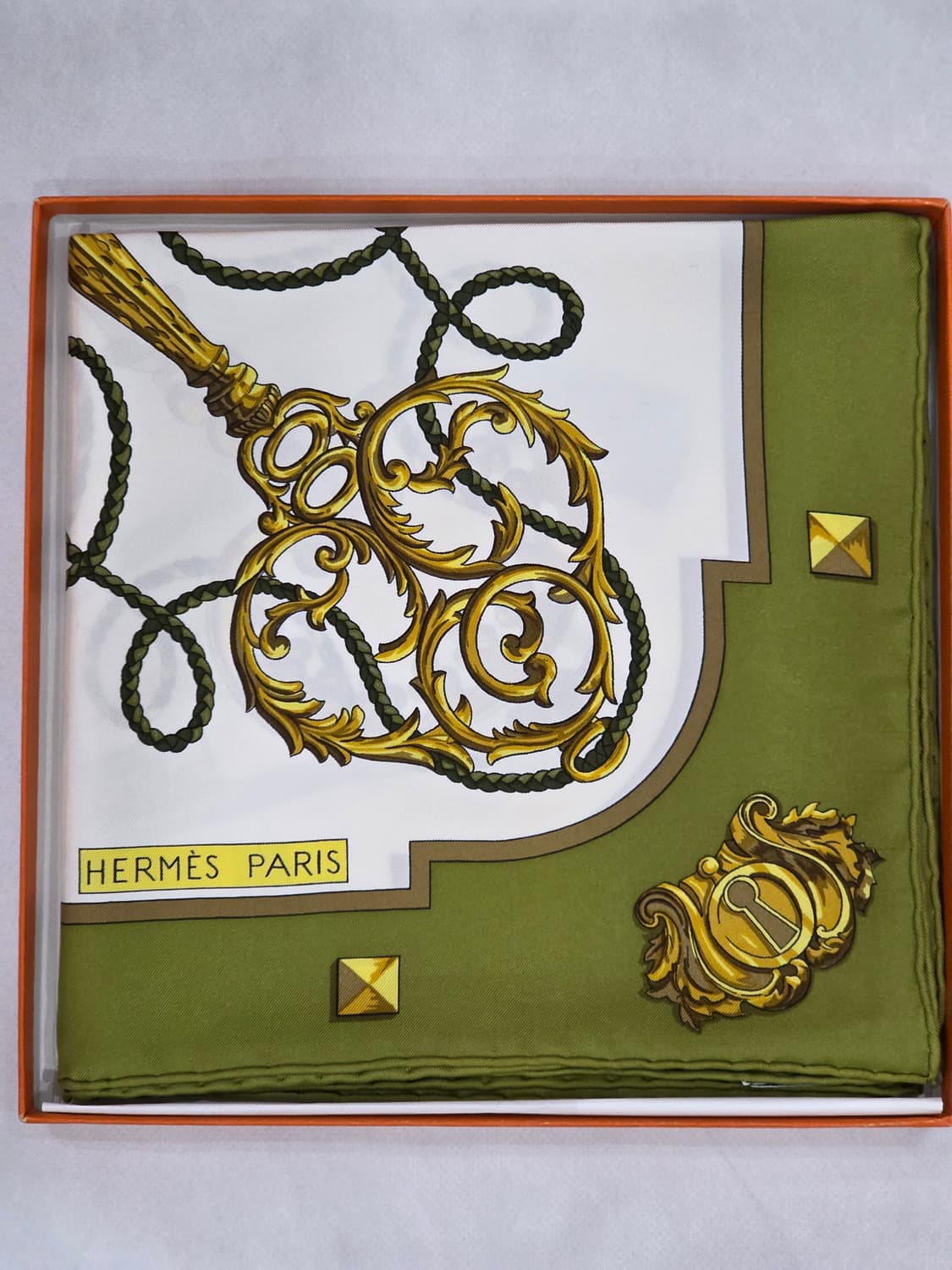 에르메스 까레 90 카키  상품이미지3