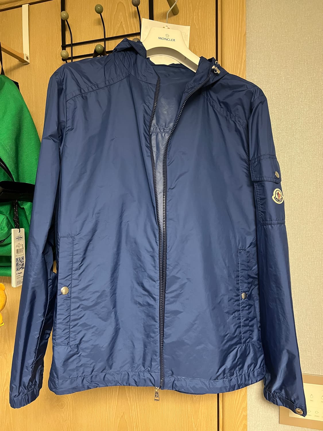 몽클레어 에티아슈 후드 레인 자켓 상품이미지4