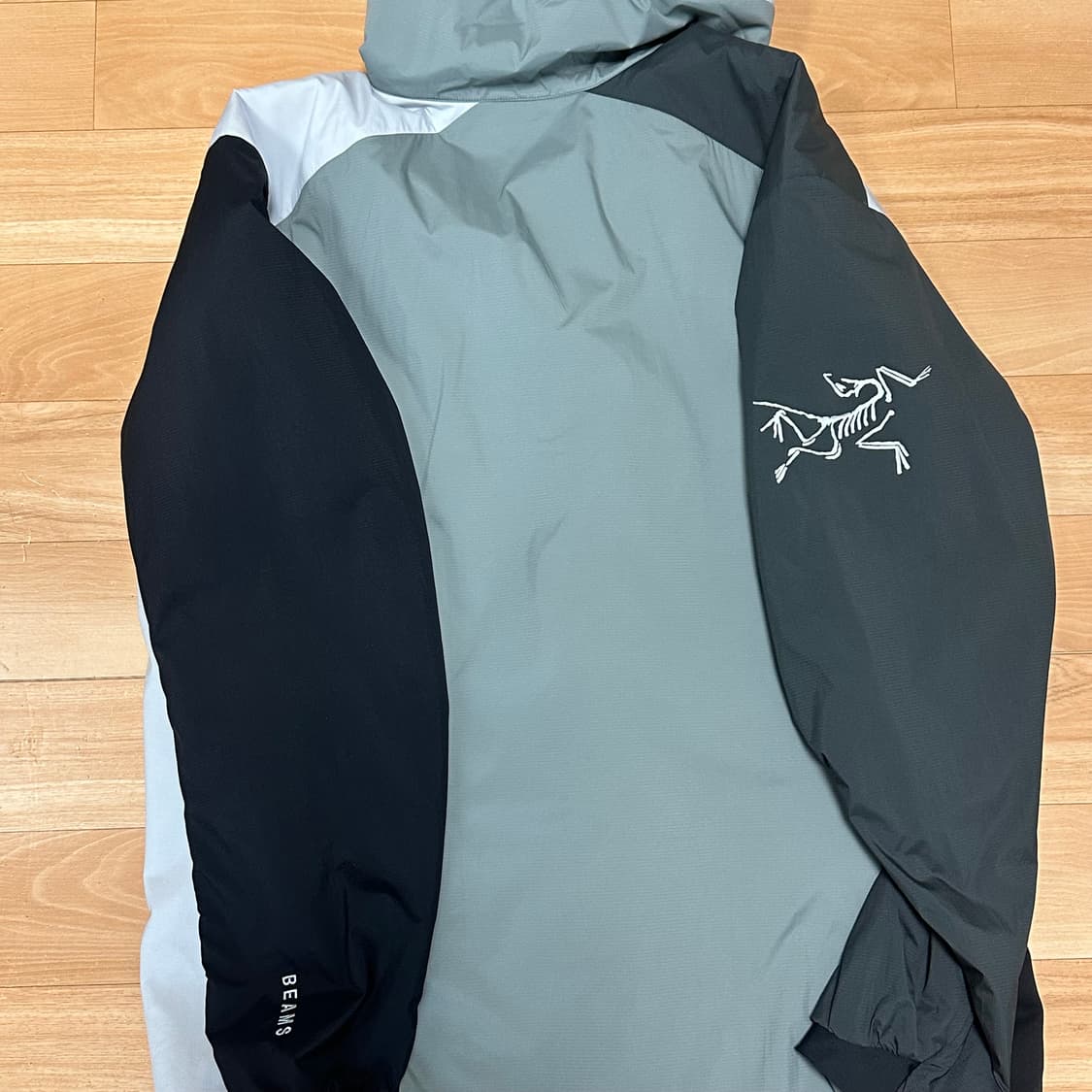 아크테릭스 x 빔즈 아톰 후디 트랭퀼 XL 상품이미지10