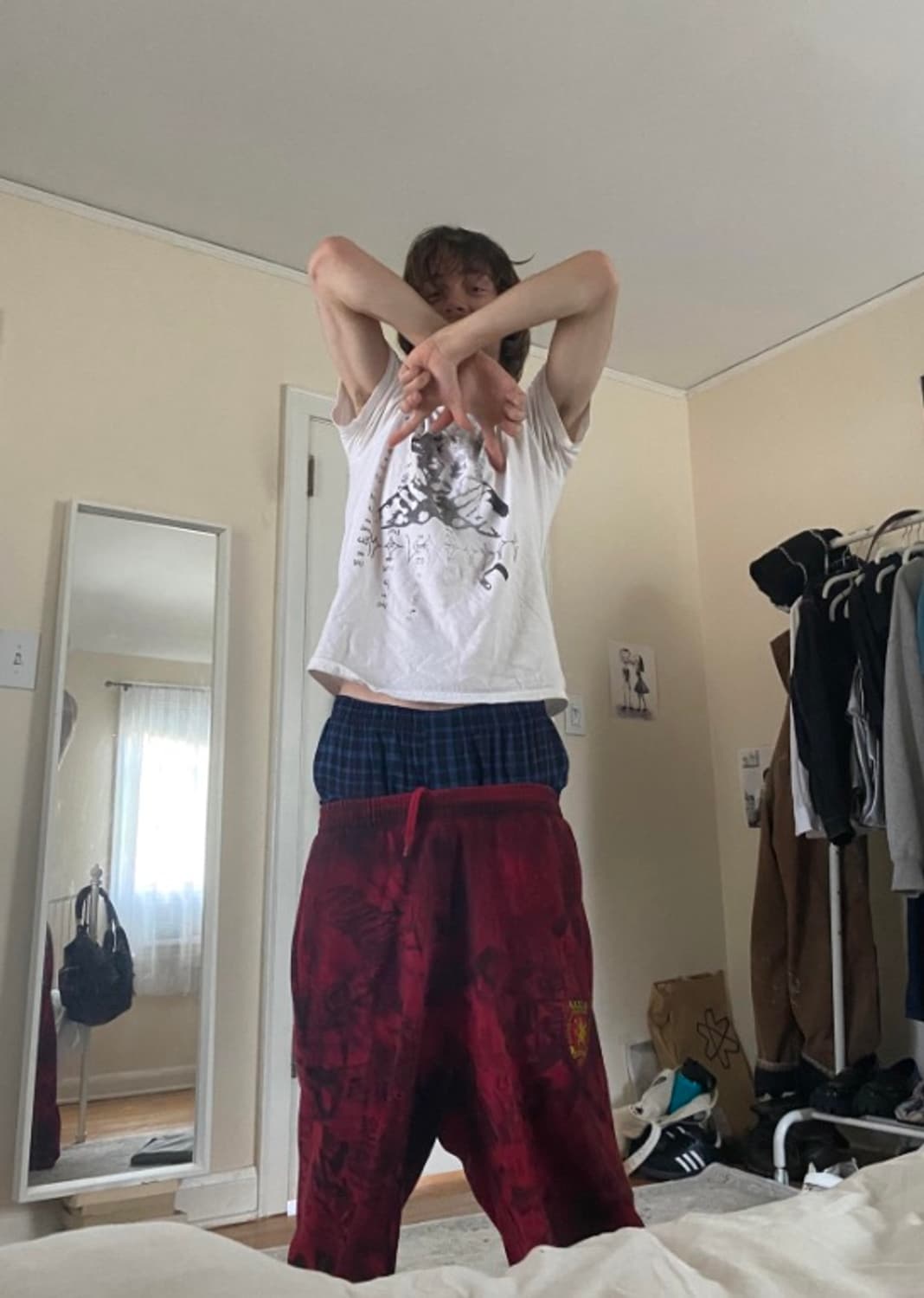 발렌시아가 그래피티 스케이터 배기 스웨트진 레드 상품이미지2