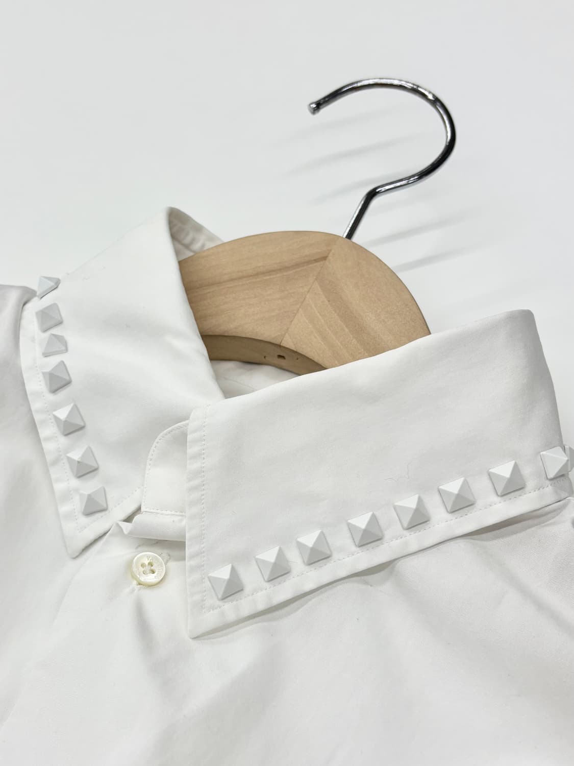 Valentino 발렌티노 화이트 스터드 셔츠 상품이미지6