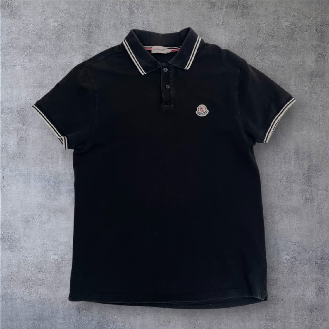 몽클레어 Moncler 블랙 로고 패치 반팔 카라티 L 상품이미지1