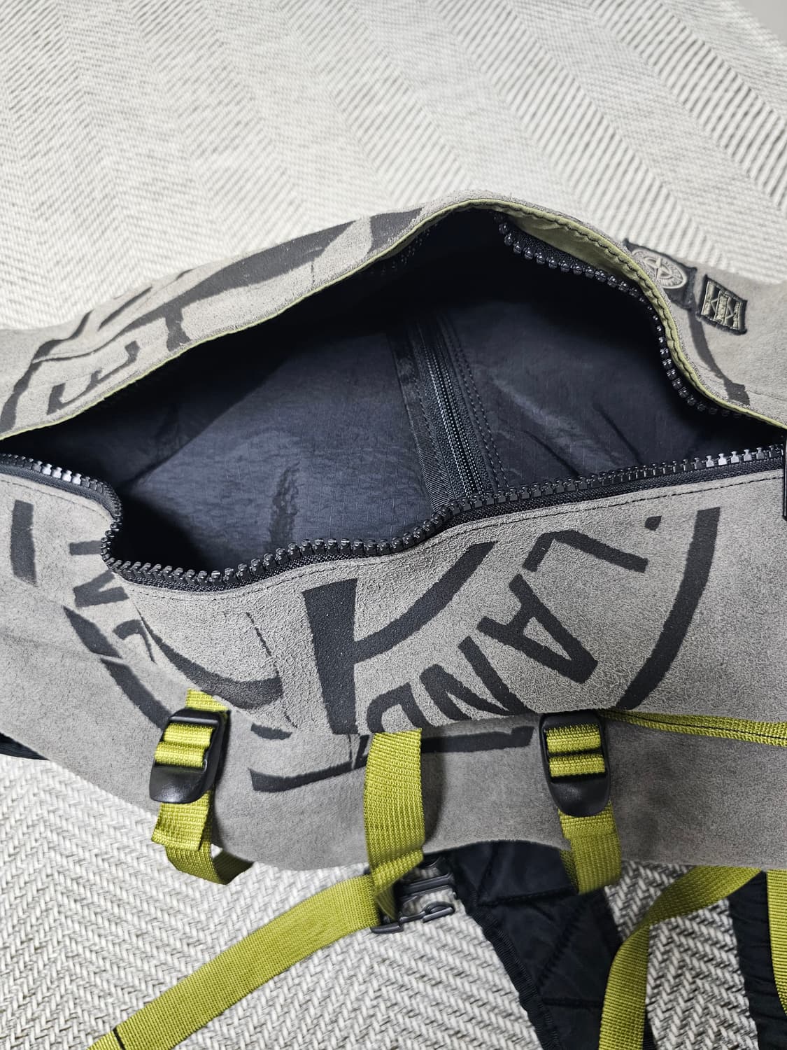 스톤아일랜드 X 포터 맨 메이드 스웨이드 백팩 상품이미지6