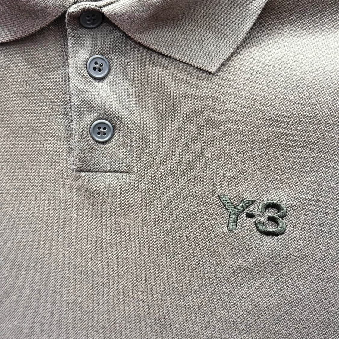 요지 야마모토 아디다스 콜라보 피케 티셔츠 로고 자수 디테일 카키 상품이미지6