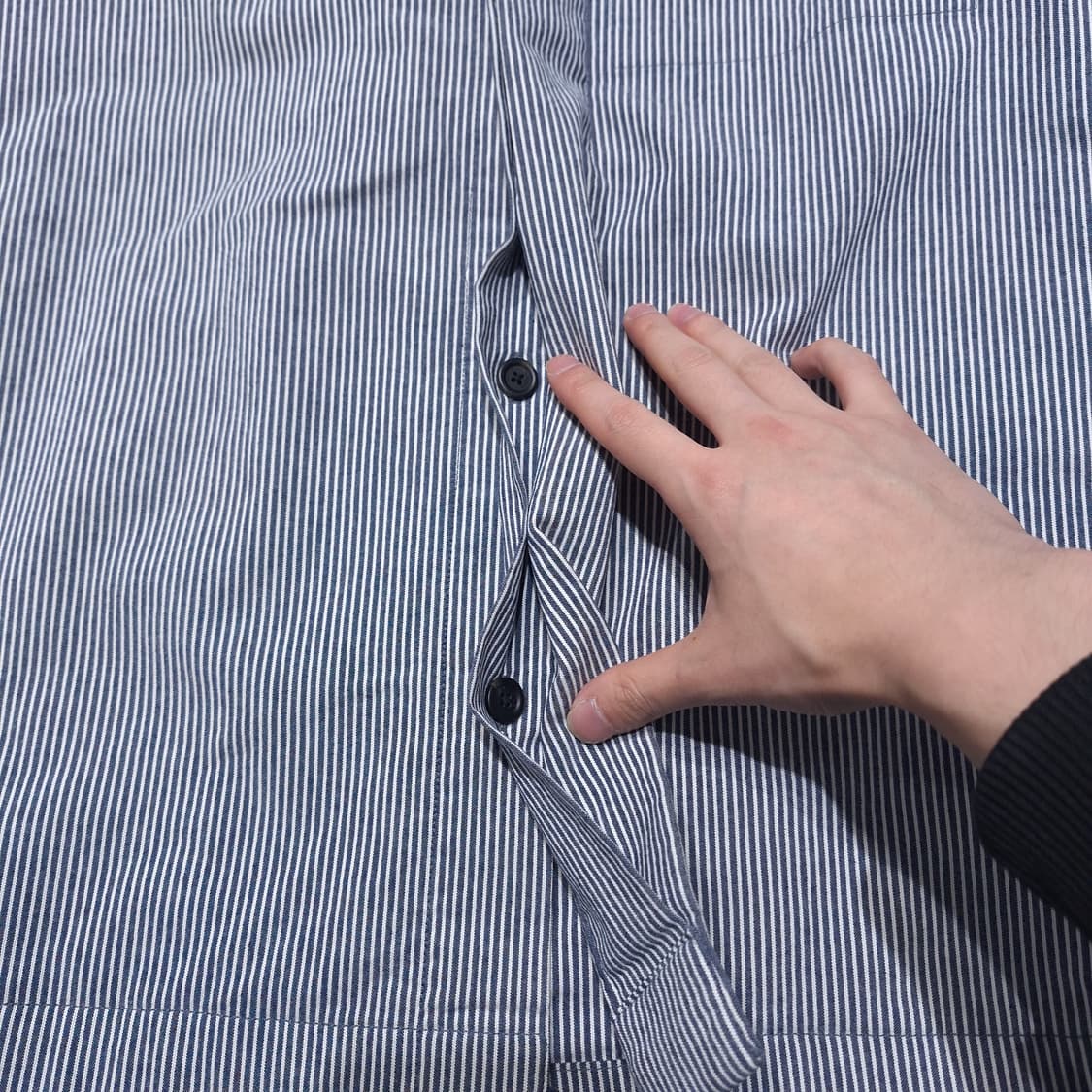 에피그램 코오롱인더스트리 블루 화이트 스트라이프 히코리 체스트포켓 셔츠 상품이미지6