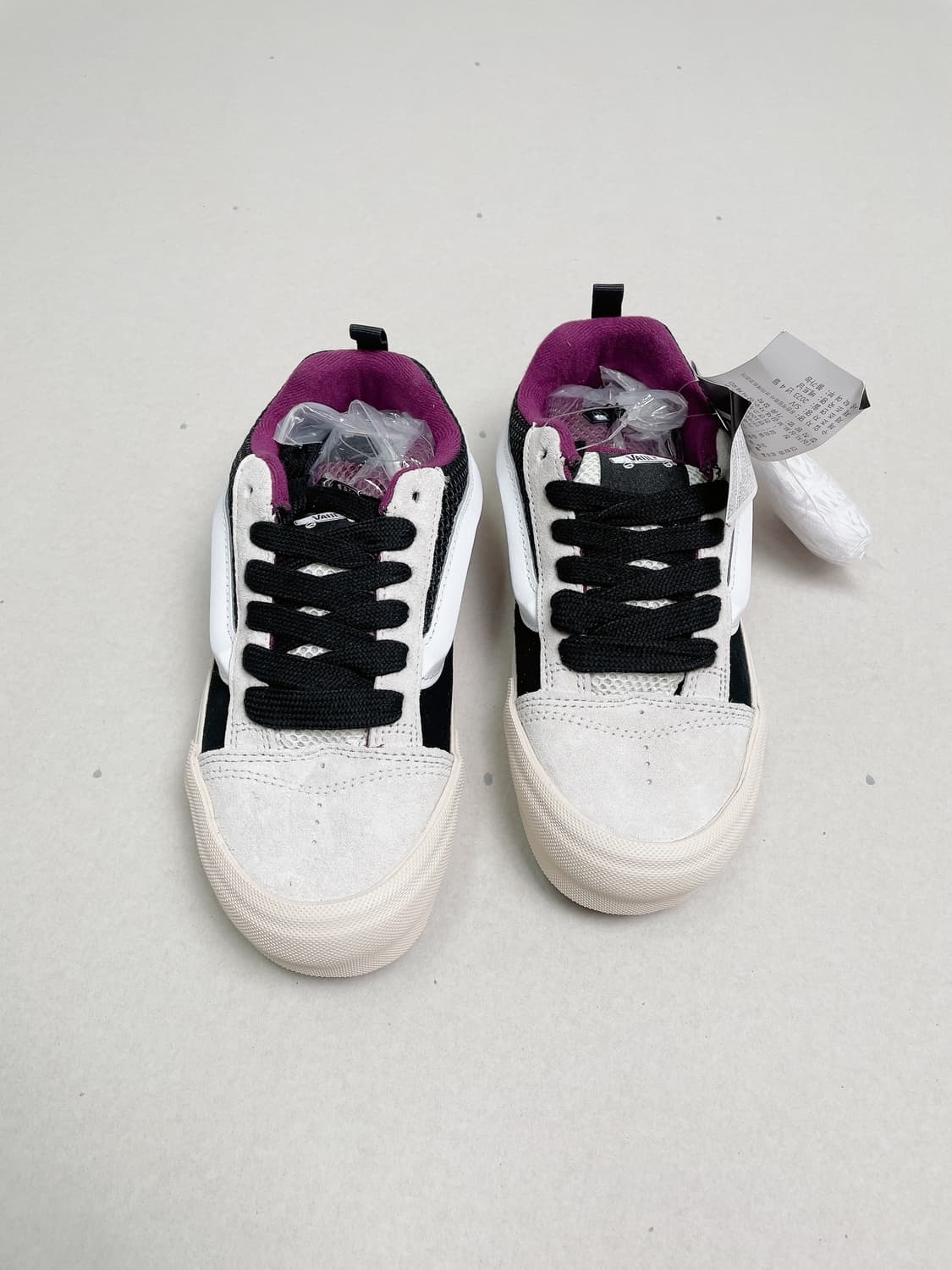 (정품/새상품) 반스 공용 볼트 뉴스쿨 데빌스 화이트 스니커즈 상품이미지1