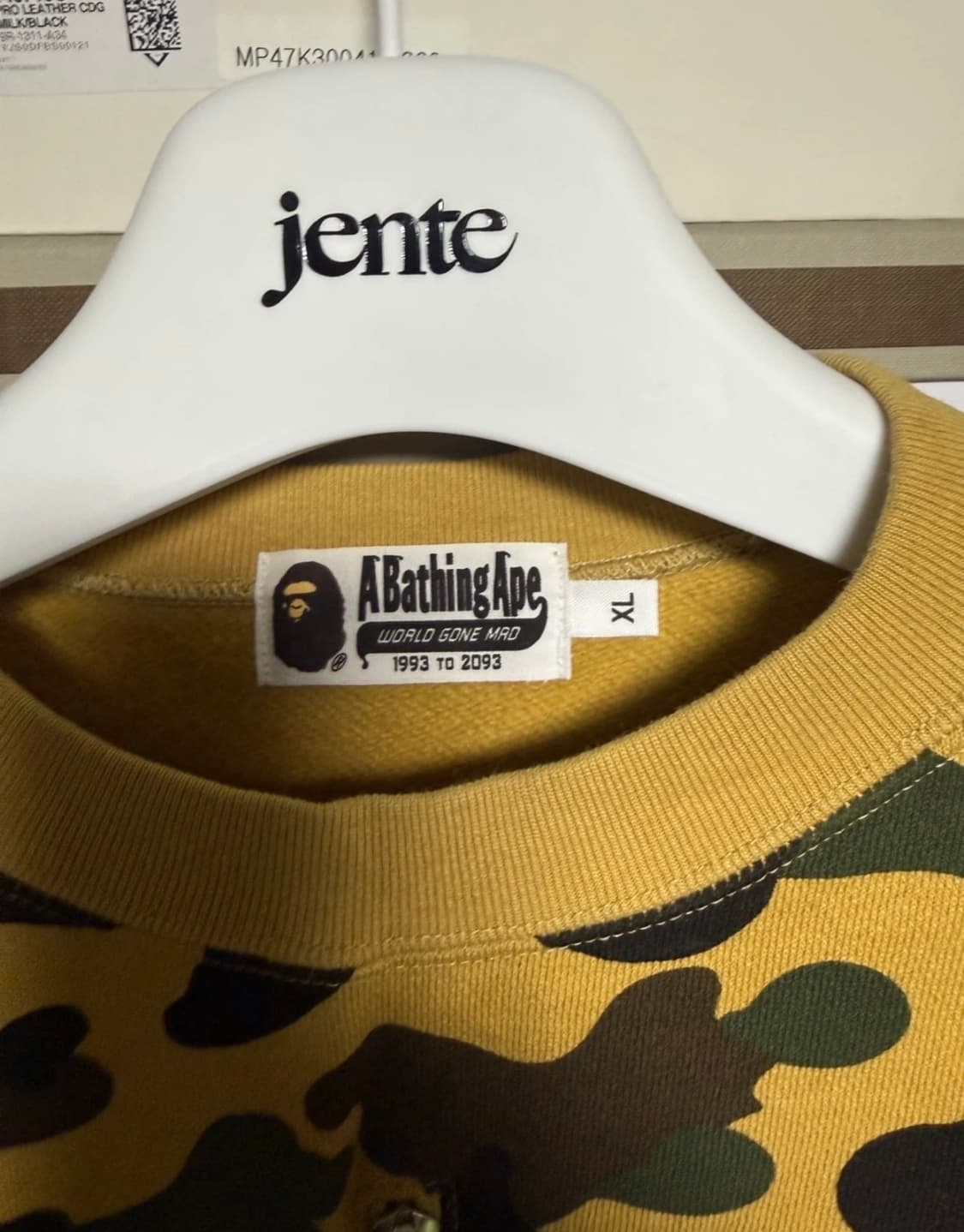 베이프 샤크 맨투맨 상품이미지2