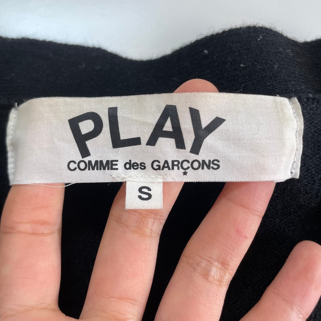 Comme Des Garsons 꼼데가르송 블랙 레드와펜 울 가디건 상품이미지4