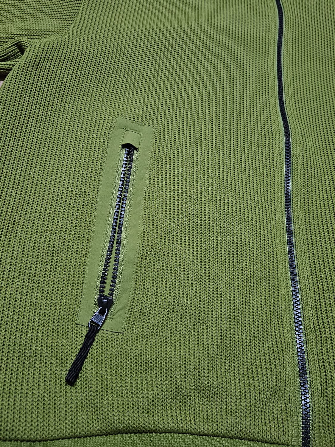 살로몬 레이스플래그 니트 풀집업 판매합니다 상품이미지5