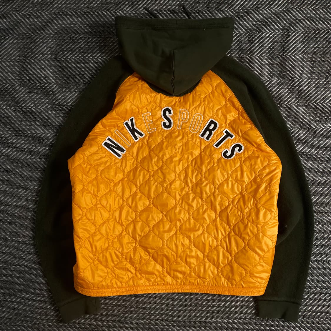 나이키 NSW 퀼티드 믹스업 후드 티셔츠o 3520 상품이미지1