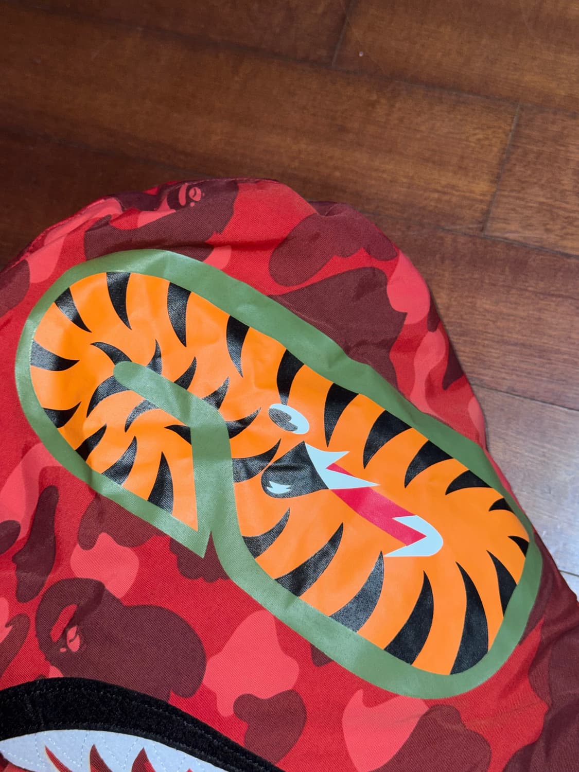 베이프 샤크 적계 패딩 상품이미지3