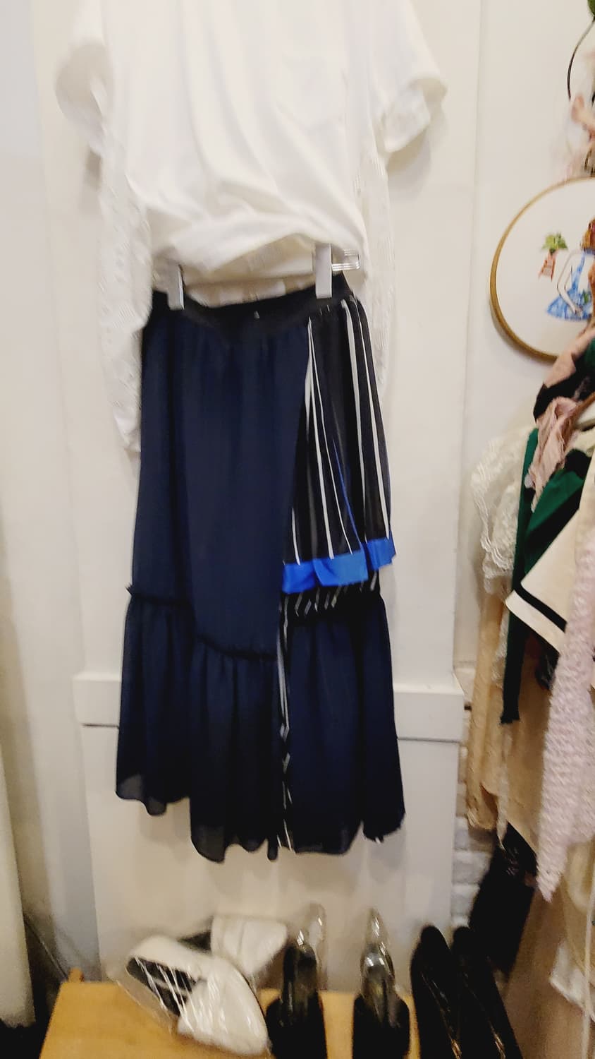 ted baker 펀칭 자수 유니크티. 오즈세컨 언발 쉬폰스커트 상품이미지8