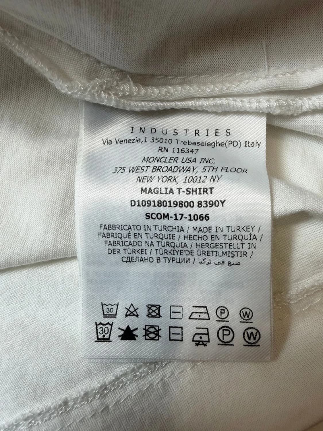 몽클레어 로고 와펜 삼선 반팔 티셔츠 PN9553 상품이미지8