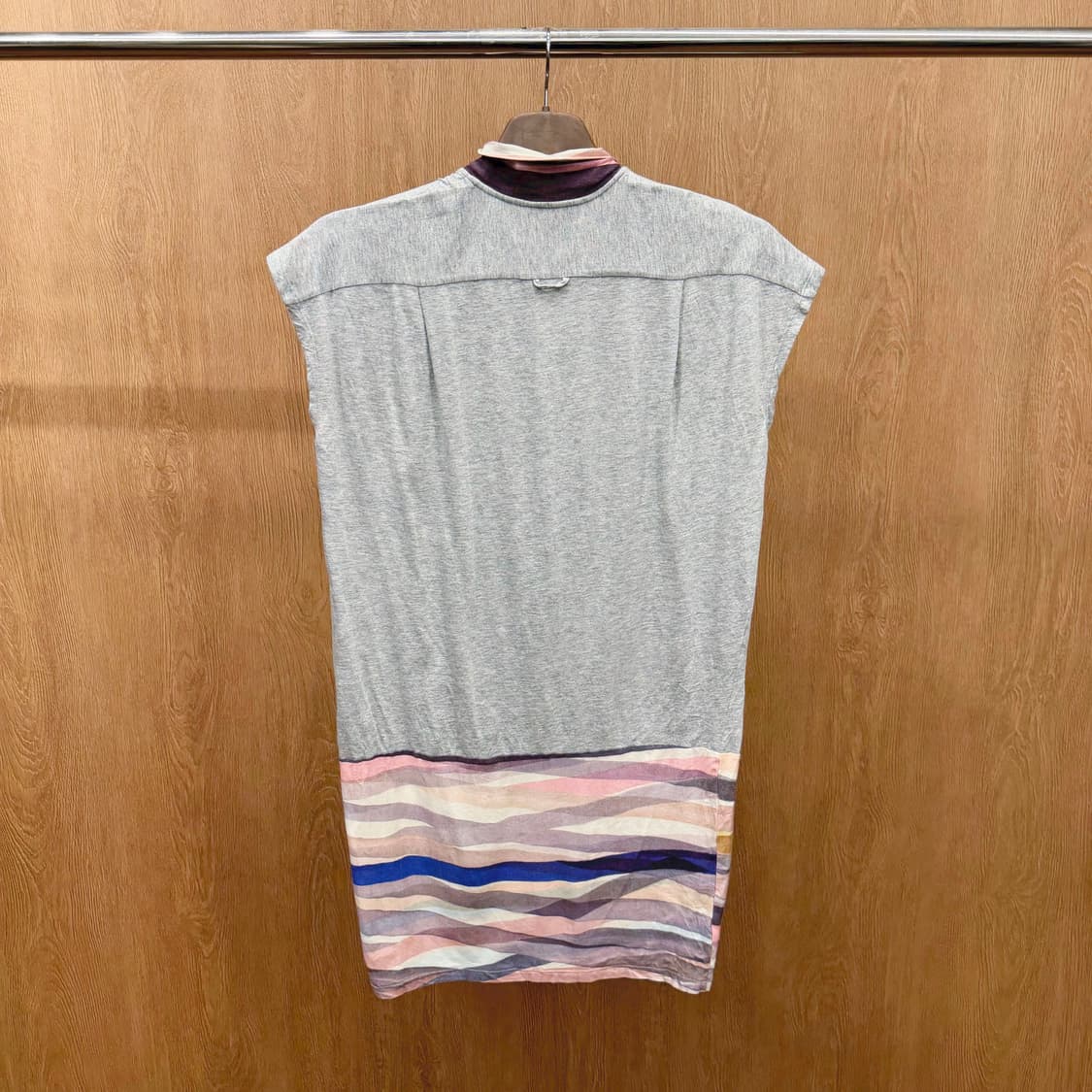 폴스미스 스카프 슬리브리스 배색 보더 스트라이프 패턴 디테일 그레이 상품이미지3