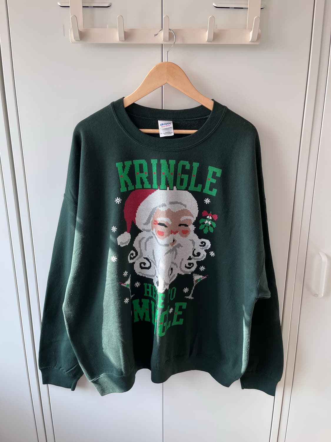 Gildan 크리스마스 산타 오버핏 맨투맨  상품이미지7