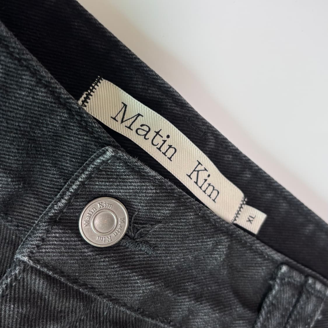 [Matin Kim] 마틴킴 로고 자수 와이드 워싱 데님 팬츠 상품이미지3
